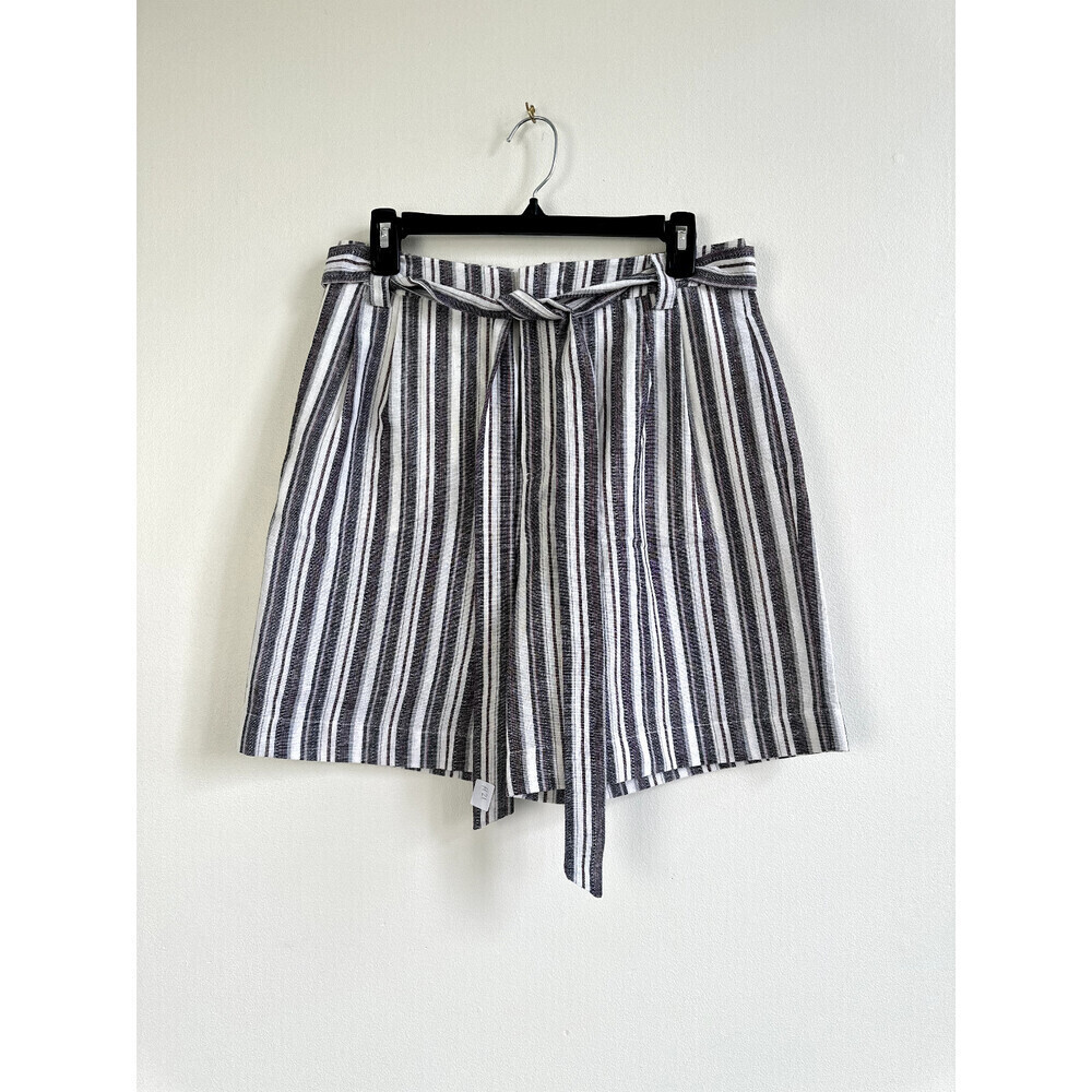 BCBGeneration Women's High Waisted Short with Tie Belt Size M $119